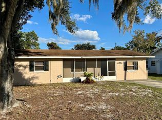 31900 Blanton Ln, Tavares, FL 32778