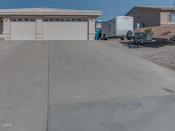 2nd image of Fountain Palm Dr