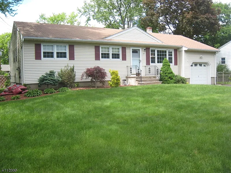 415 Bound Brook Ave photo 1