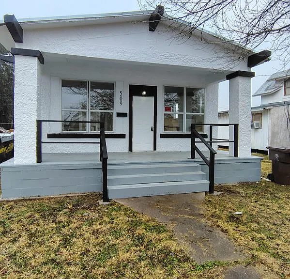 509 E Johnston Ave — Photo 1