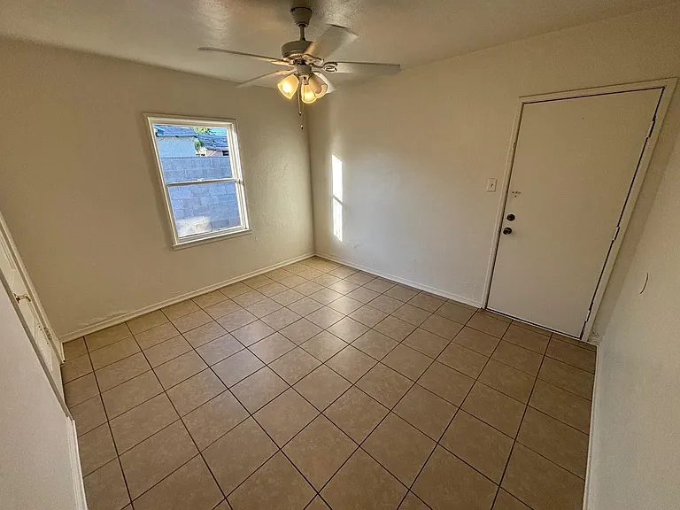 1461 S 6th Ave — Photo 15