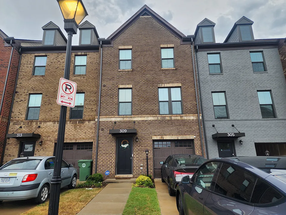 309 W 20th St