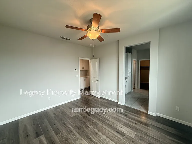 4426 Dry Creek Rd — Photo 13