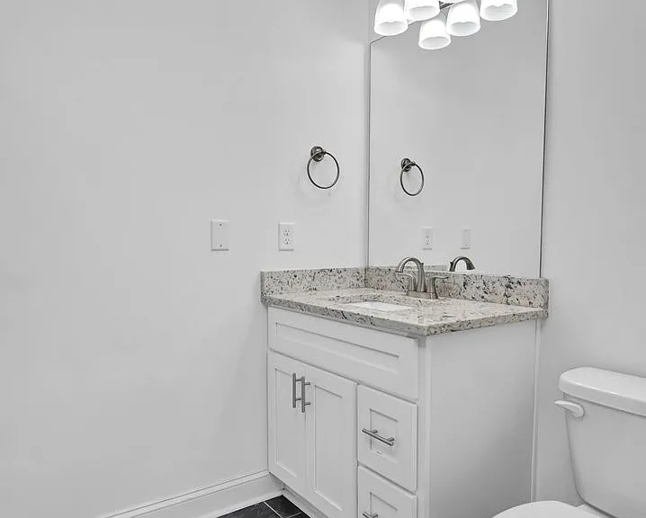 2035 Rosewood Dr — Photo 32