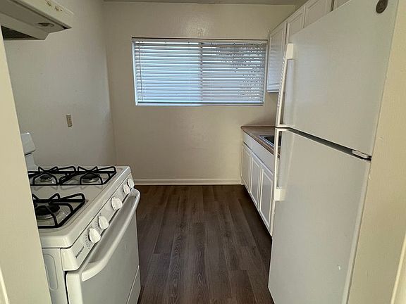 5th image of 3051 Hawthorn St APT 12