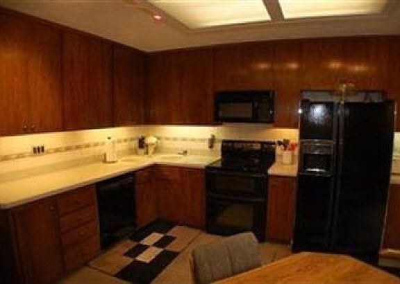 3rd image of 17817 Cliffside Dr #4927