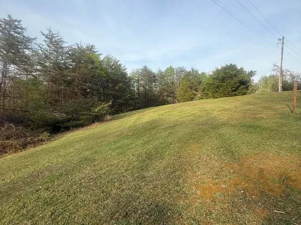 1926 Greenbriar Rd, Monticello, KY 42633