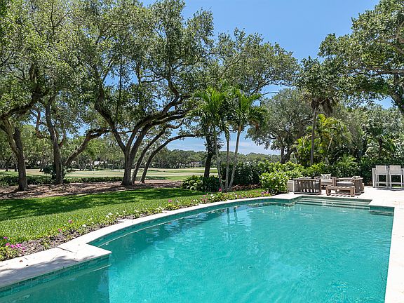 5th image of 260 Sabal Palm Ln