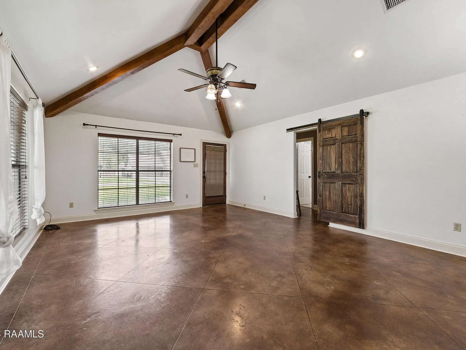 3 bed, 1300 sqft, $1,550 — Photo 4