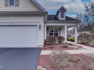 21 W Baccio Ln, Farmingdale, NJ 07727