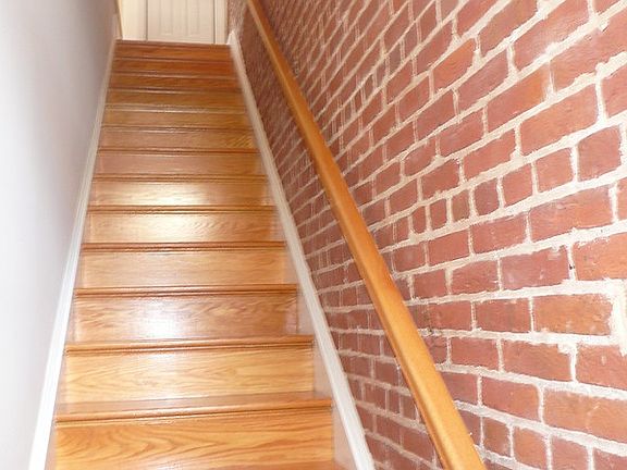 2nd image of 7 4th St NE APT A