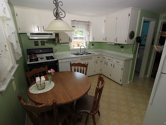 4th image of 65 Twyla Pl