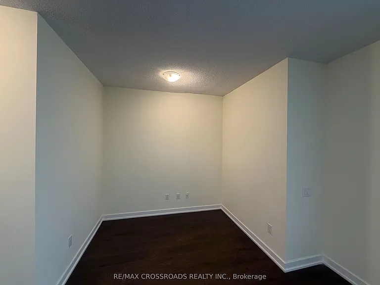 121 McMahon Dr #2816 — Photo 5