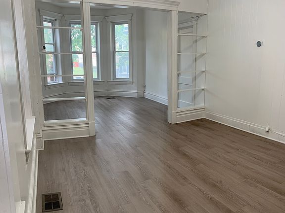 3rd image of 1519 S Springfield Ave