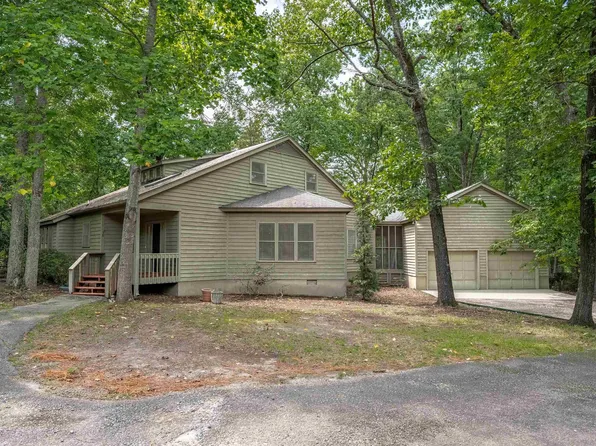 353 Yachting Rd, Lexington, SC 29072