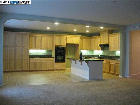 3rd image of 669 W Conejo Ave