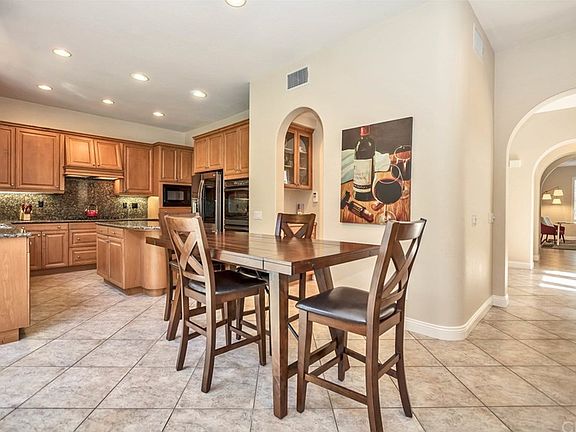 4th image of 24 Carpenteria