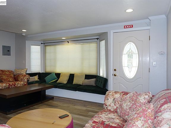 2nd image of 38011 Temple Way
