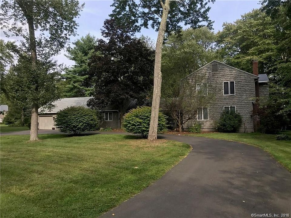 2nd image of 20 Fox Chase Rd