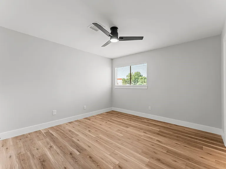 20534 Laverton Dr — Photo 18