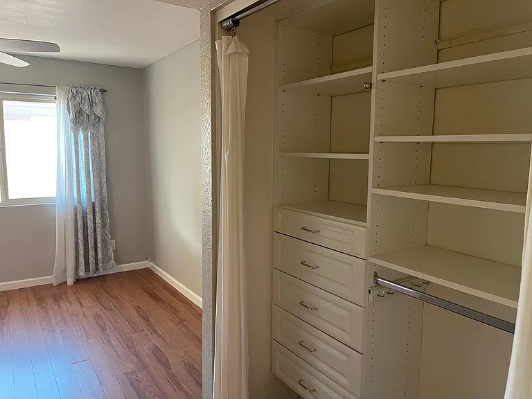 545 W Colgate Dr — Photo 9