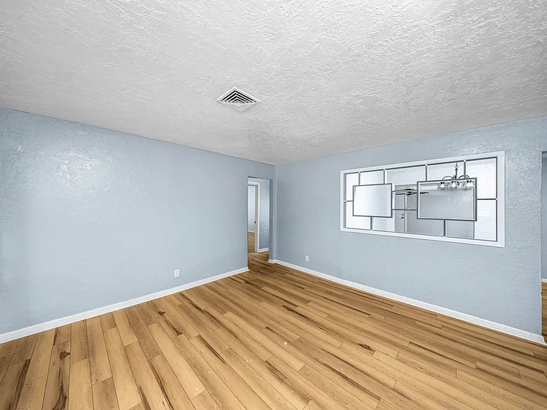 2408 NW Ozmun Ave — Photo 18