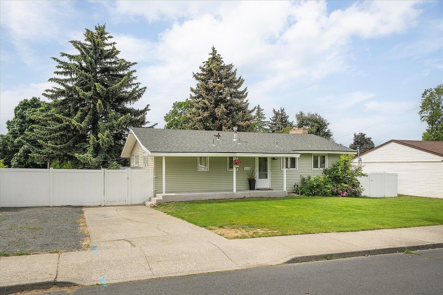 2507 W Holyoke Ave, Spokane, WA 99208 | MLS #202618754 | Zillow