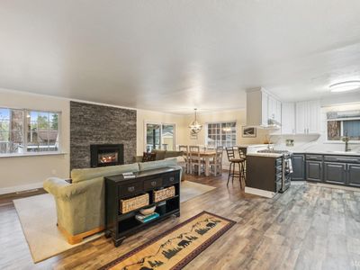 881 S Shore Dr, South Lake Tahoe, CA, 96150