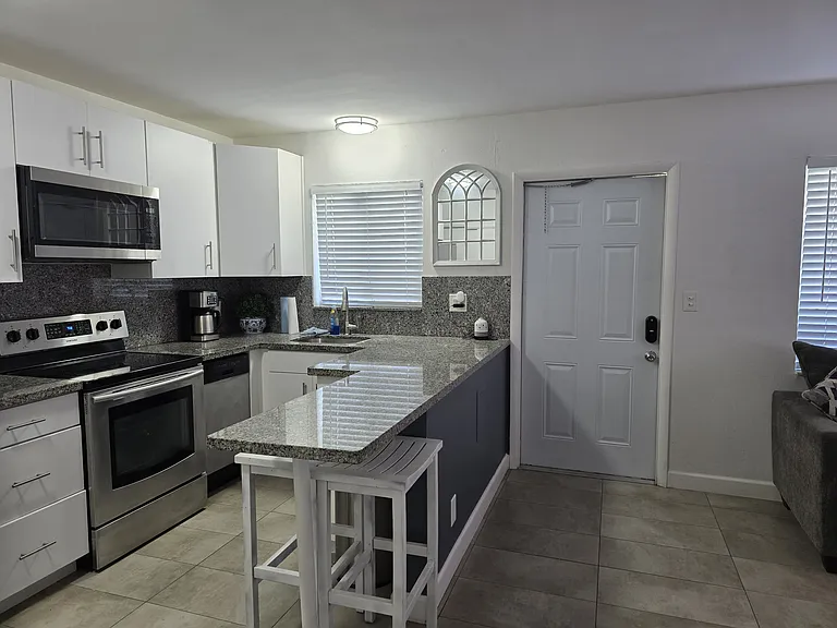 1528 NE 32nd St #A — Photo 14