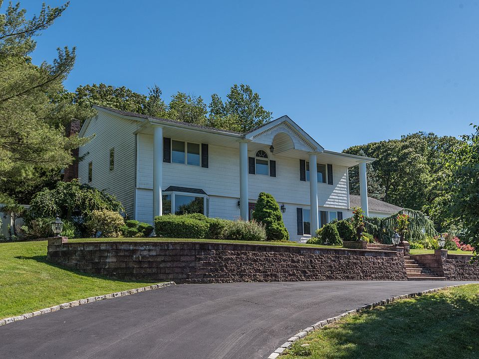 2nd image of 11 Suncrest Dr