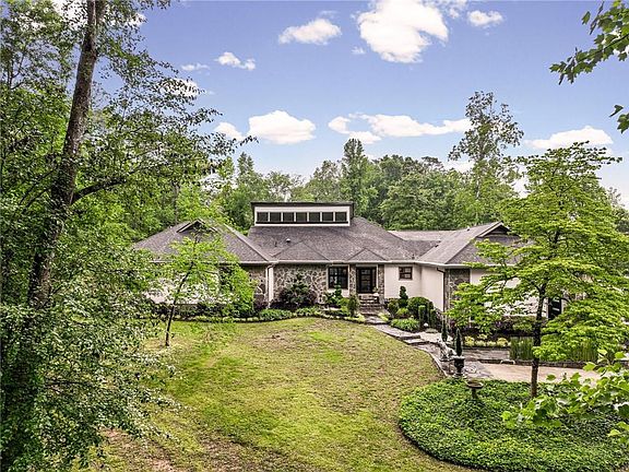 5th image of 3325 Trickum Rd NE