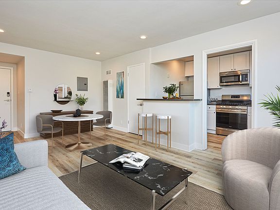 5th image of 7200 Hollywood Blvd #107