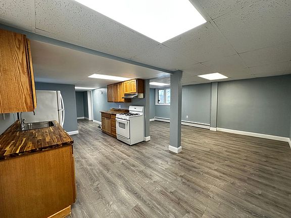 2nd image of 3900 Tibor St #3