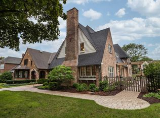 726 E Beaumont Ave, Whitefish Bay, WI 53217