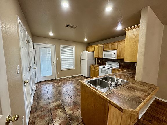4th image of 102 S Roland Rd #9