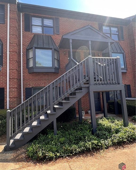 2nd image of 550 Dearing Street #27