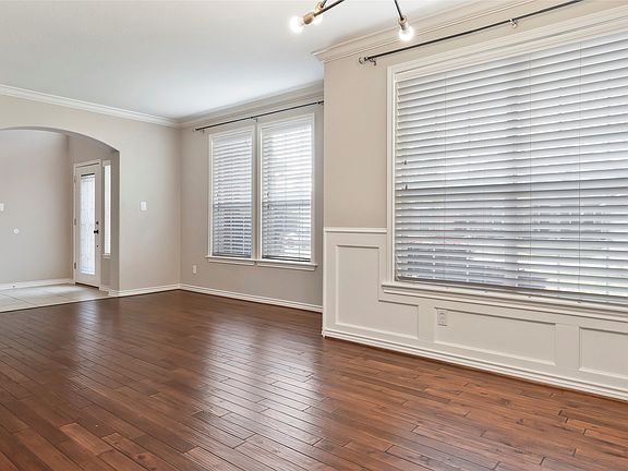5th image of 2700 Timberwood Dr