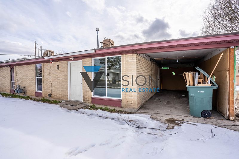 1st image of 1069 W Wenco Dr