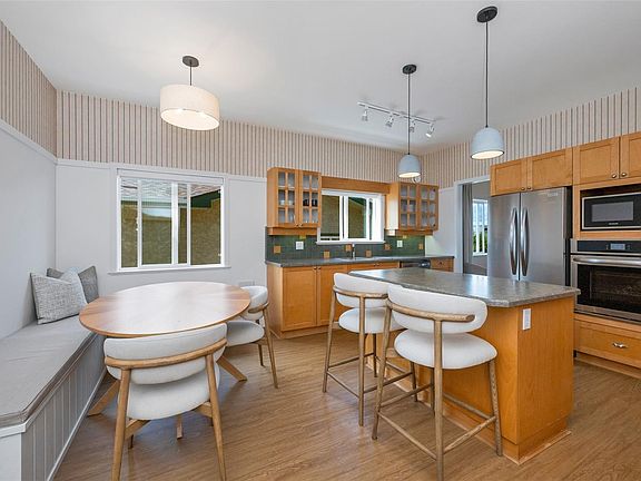 2nd image of 2235 Harbour Rd #13