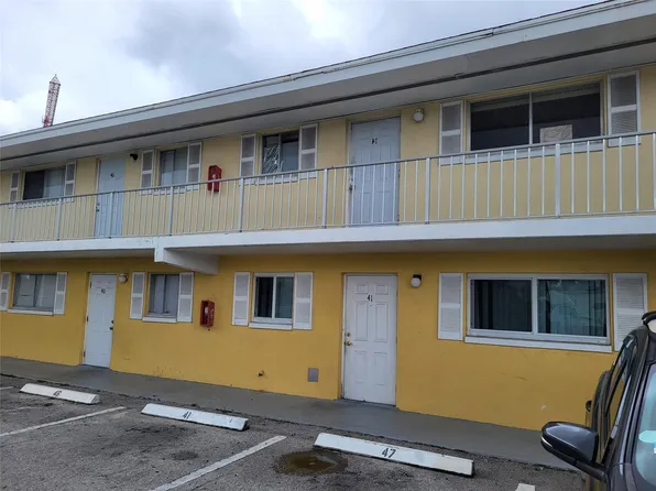 1501 Crescent Circle #E42, West Palm Beach, FL 33403