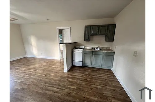 737 Florence St #2 Photo 1