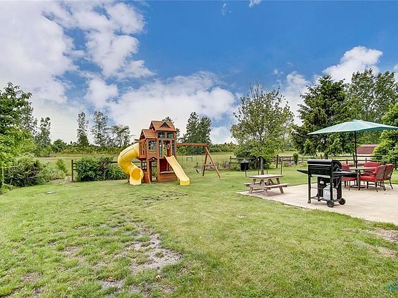 2nd image of 1409 Finch Dr
