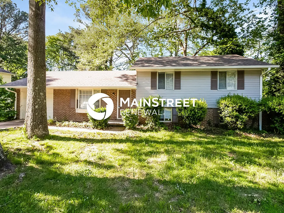 537 Roxbury Dr