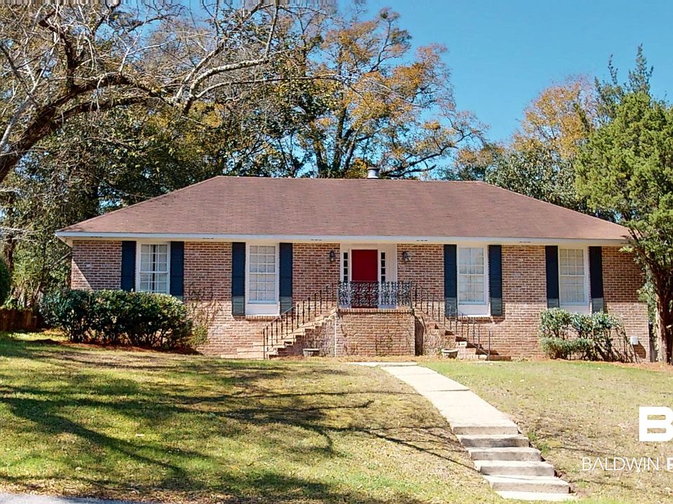 1st image of 621 Chelsea Dr E