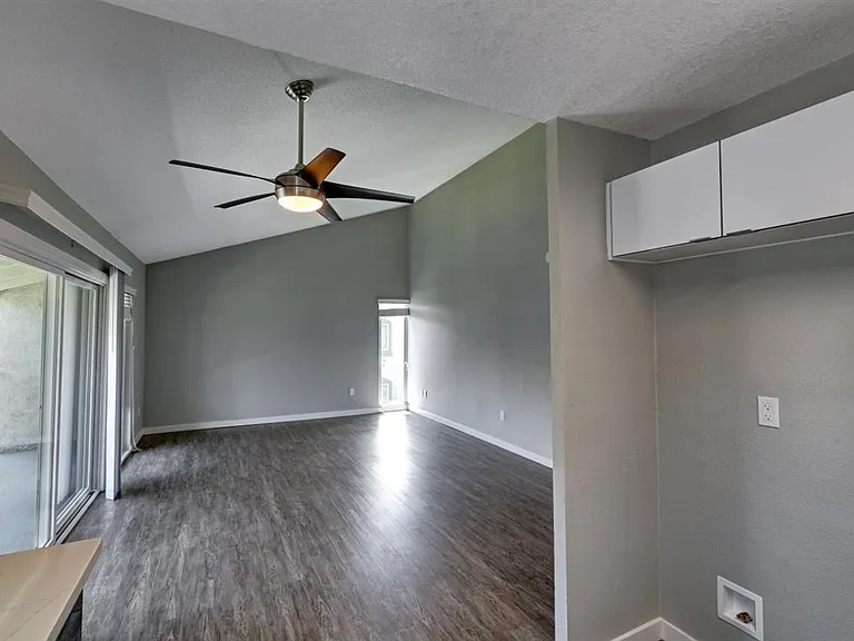 West Fifth Apartments — Photo 43