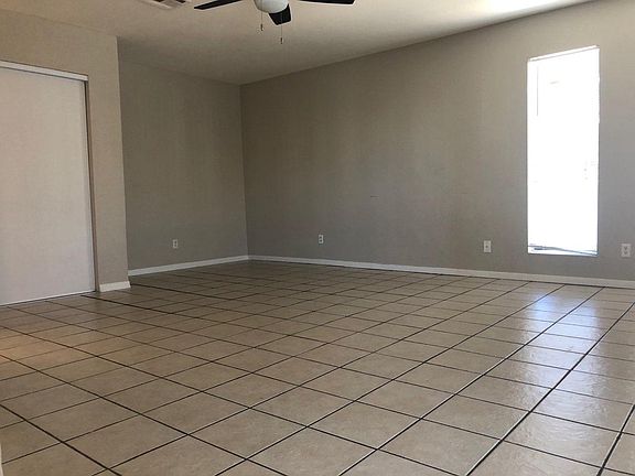 5th image of 2961 Country Manor Ln APT 125