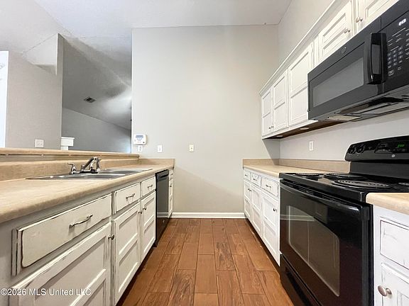3rd image of 7185 Crape Myrtle Dr