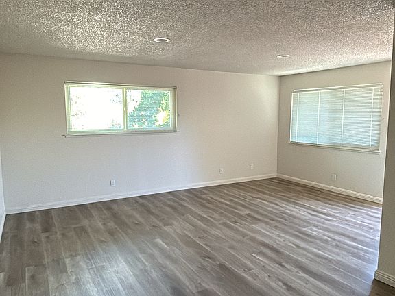 4th image of 4750 Greenholme Dr APT 4