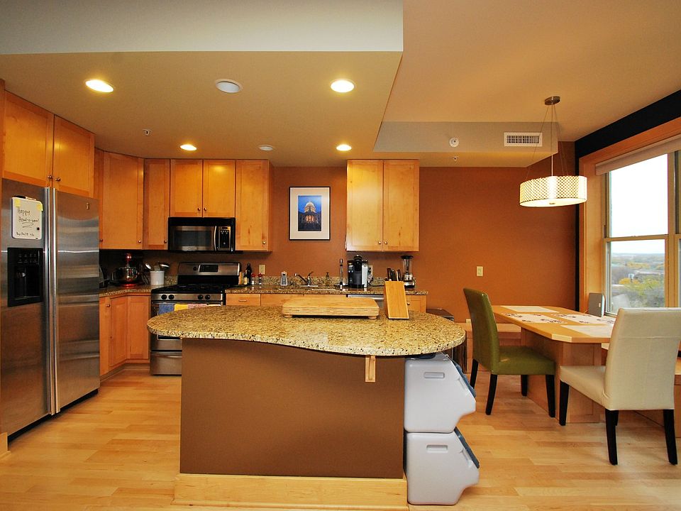 1st image of 360 W Washington Ave Unit 715