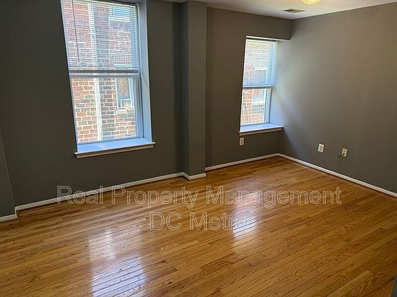 3rd image of 1441 Spring Rd NW APT 202